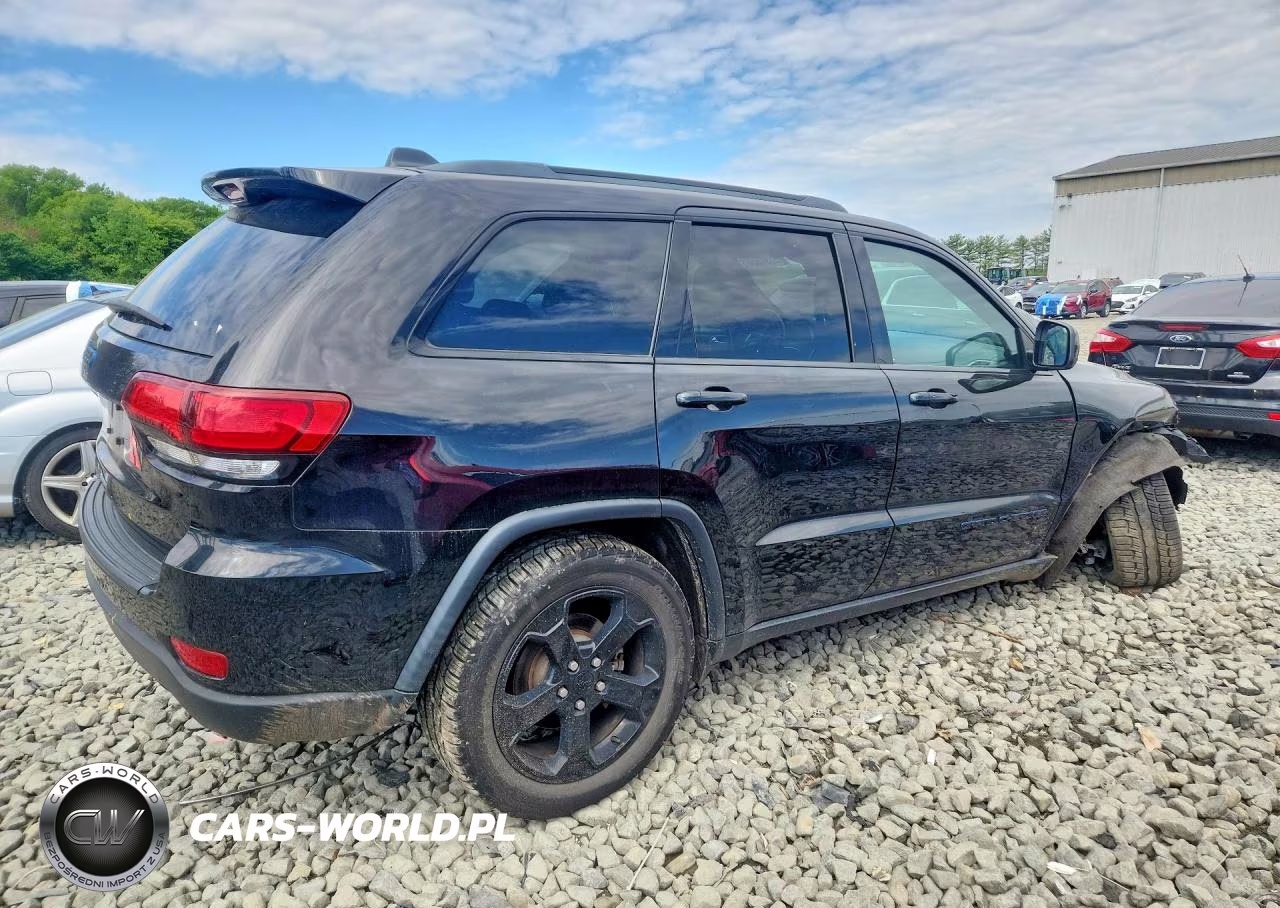 2019 Jeep Grand Cherokee Laredo VIN:1C4RJFAG4KC810784 - 3