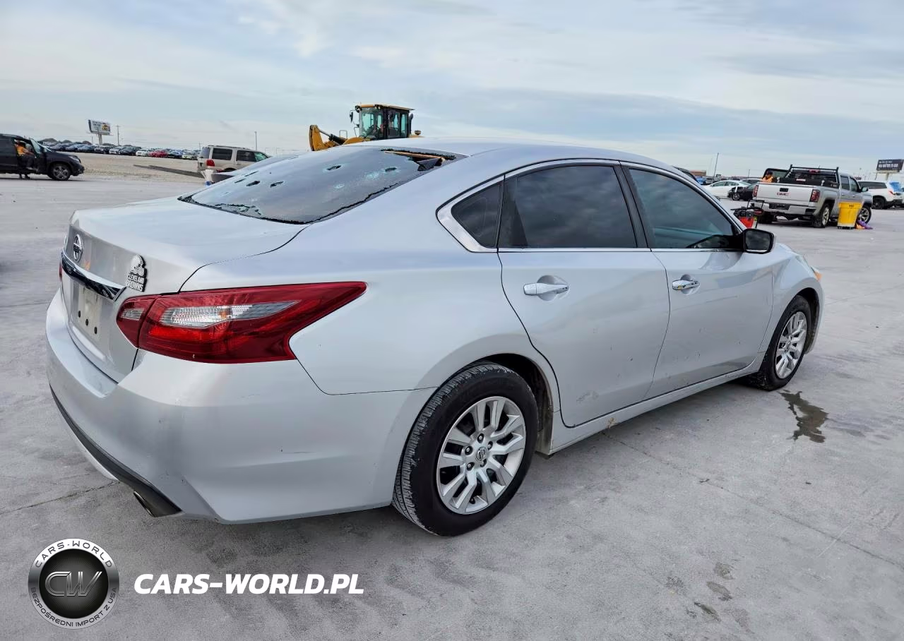 2018 Nissan Altima 2.5 S VIN:1N4AL3AP5JC243382 - 3