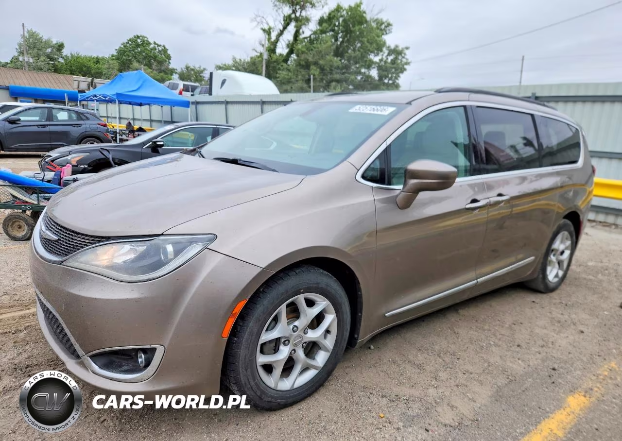 2017 Chrysler Pacifica Touring L