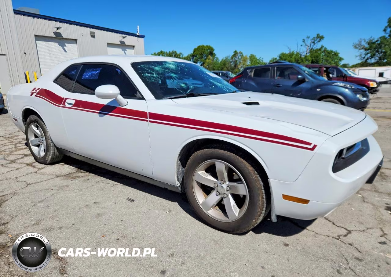 2014 Dodge Challenger Sxt VIN:2C3CDYAG4EH111637 - 4