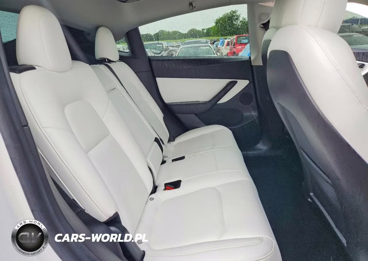 2020 Tesla Model Y VIN:5YJYGDEE5LF034239 - 11