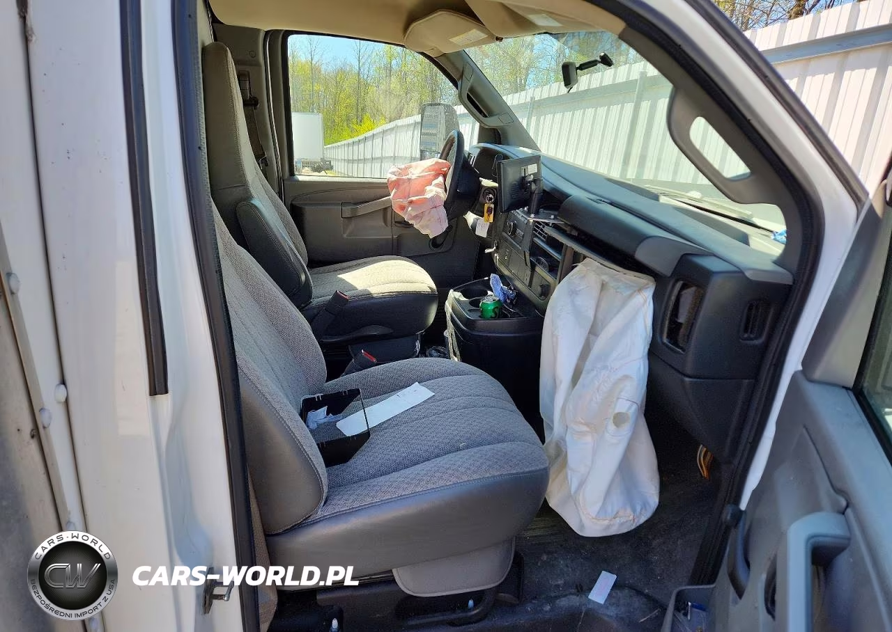 2016 Chevrolet Express G3500 VIN:1GB3GSCG5G1263171 - 11