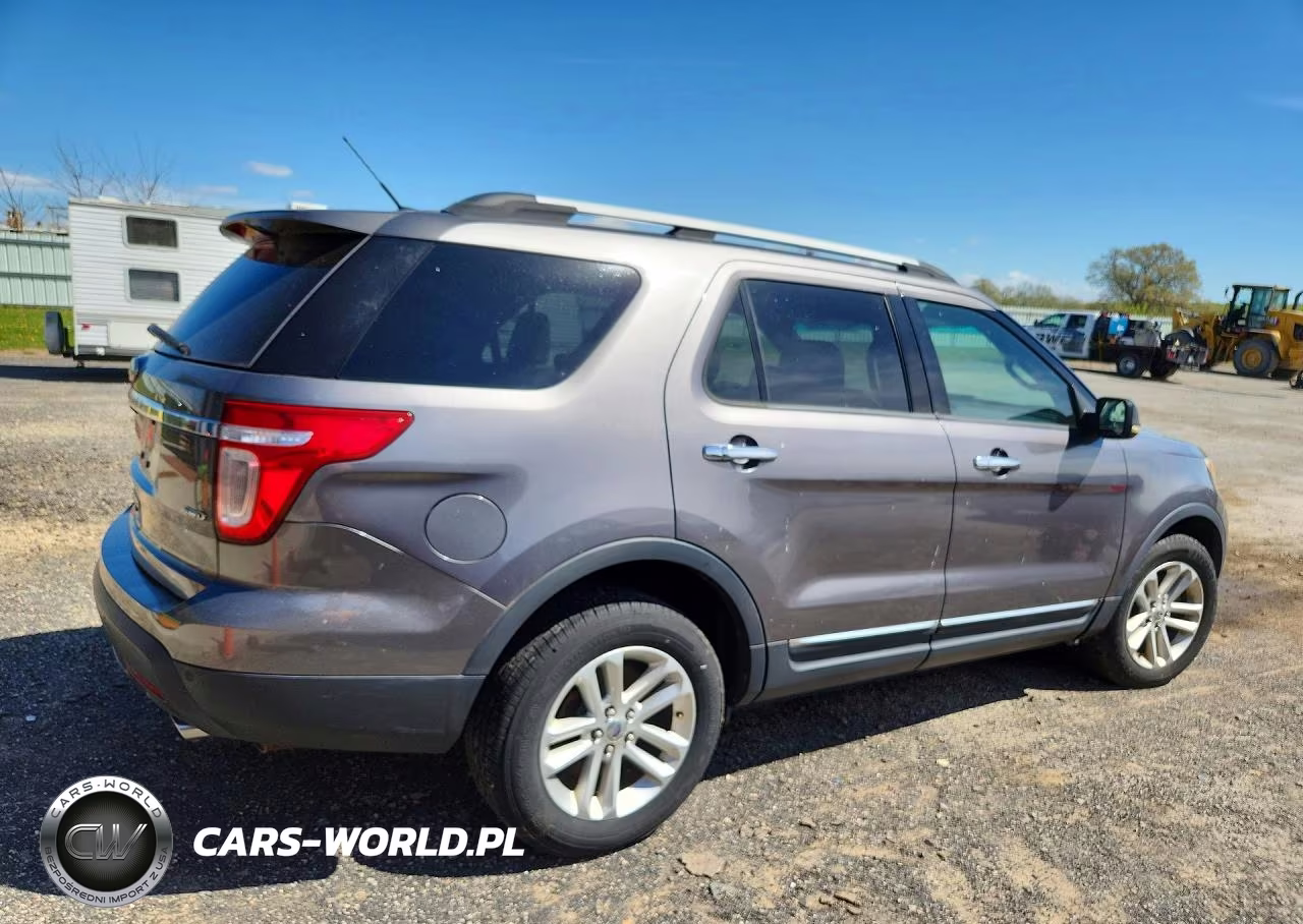2011 Ford Explorer Xlt VIN:1FMHK8D83BGA10037 - 3