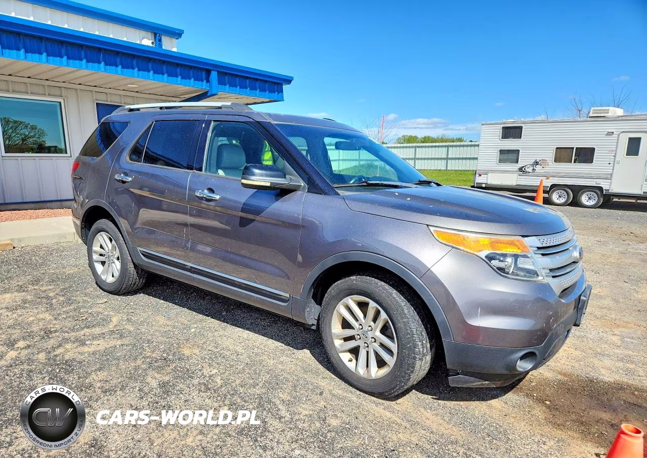 2011 Ford Explorer Xlt VIN:1FMHK8D83BGA10037 - 4
