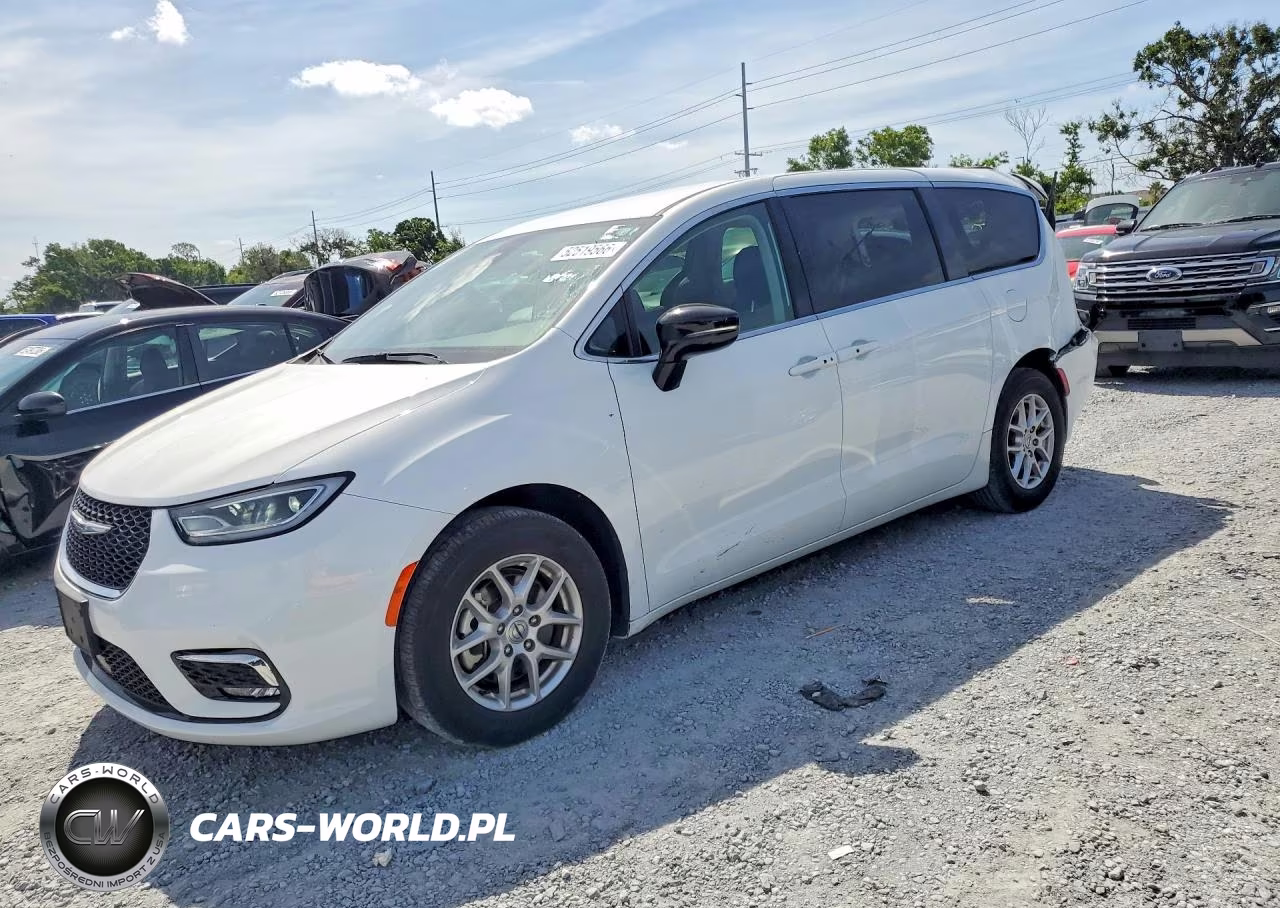 2024 Chrysler Pacifica Touring L