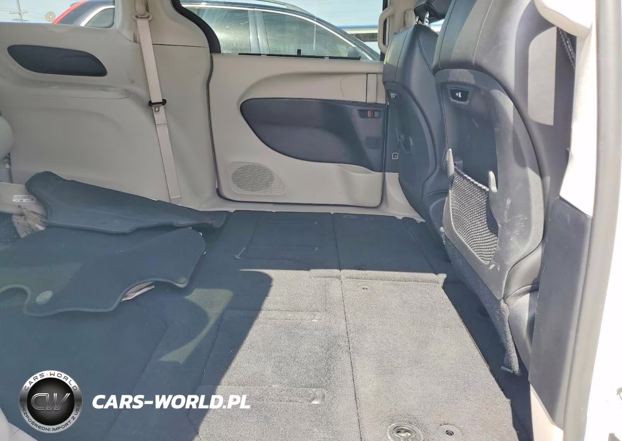 2024 Chrysler Pacifica Touring L VIN:2C4RC1BG0RR167508 - 11