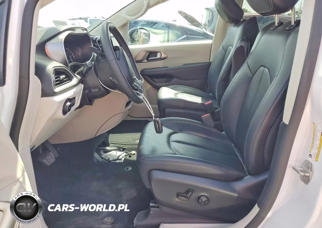 2024 Chrysler Pacifica Touring L VIN:2C4RC1BG0RR167508 - 7