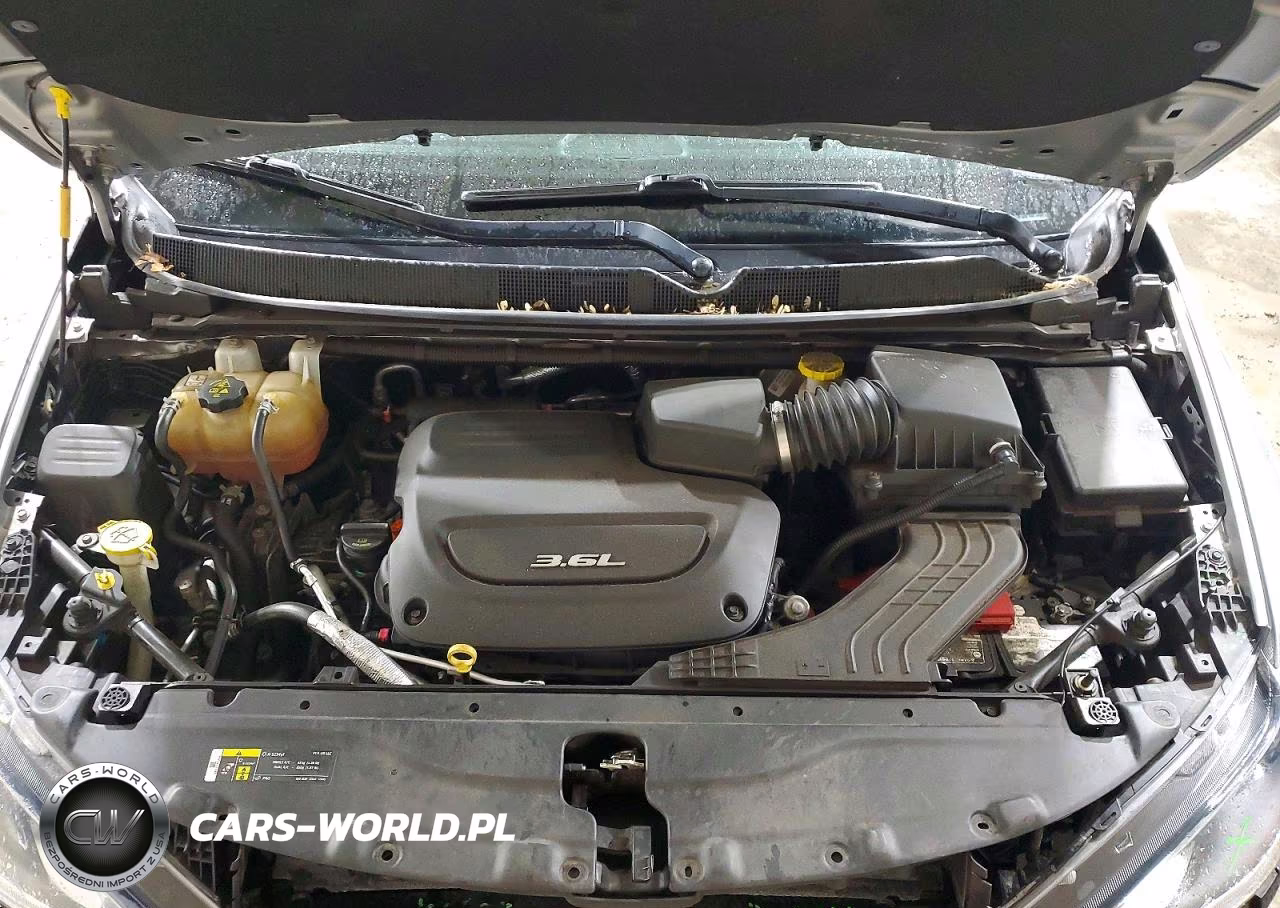 2018 Chrysler Pacifica Touring Plus VIN:2C4RC1FG1JR354089 - 12