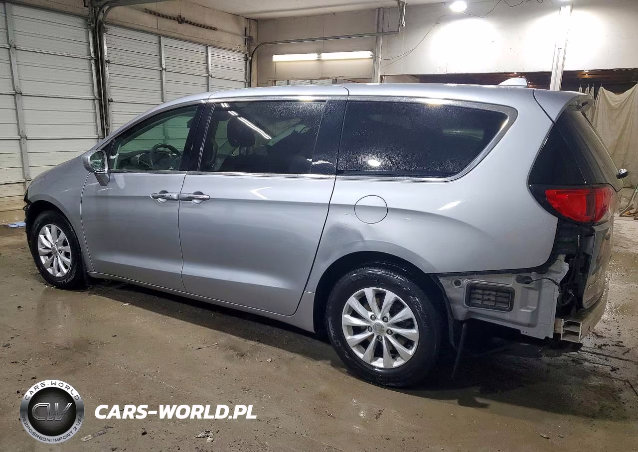 2018 Chrysler Pacifica Touring Plus VIN:2C4RC1FG1JR354089 - 2