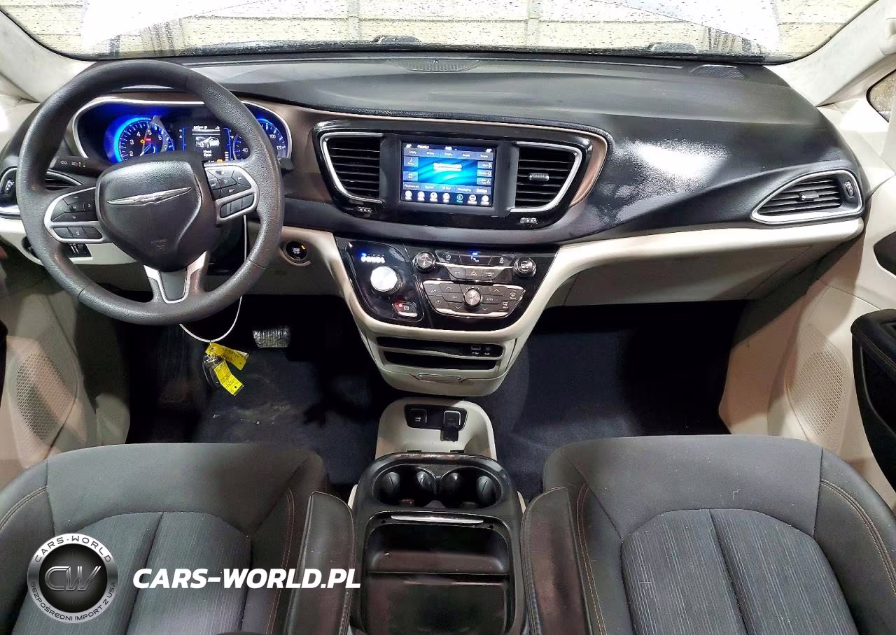 2018 Chrysler Pacifica Touring Plus VIN:2C4RC1FG1JR354089 - 8