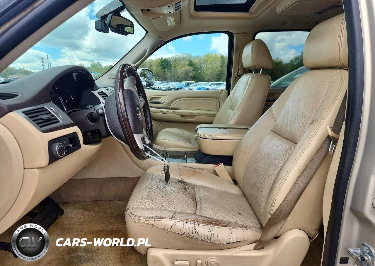 2007 Cadillac Escalade Luxury VIN:1GYFK63827R223665 - 7