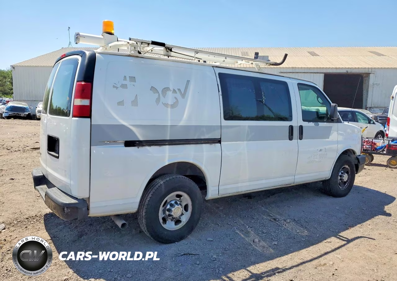 2011 Chevrolet Express G2500 VIN:1GCWGFCA9B1177107 - 3