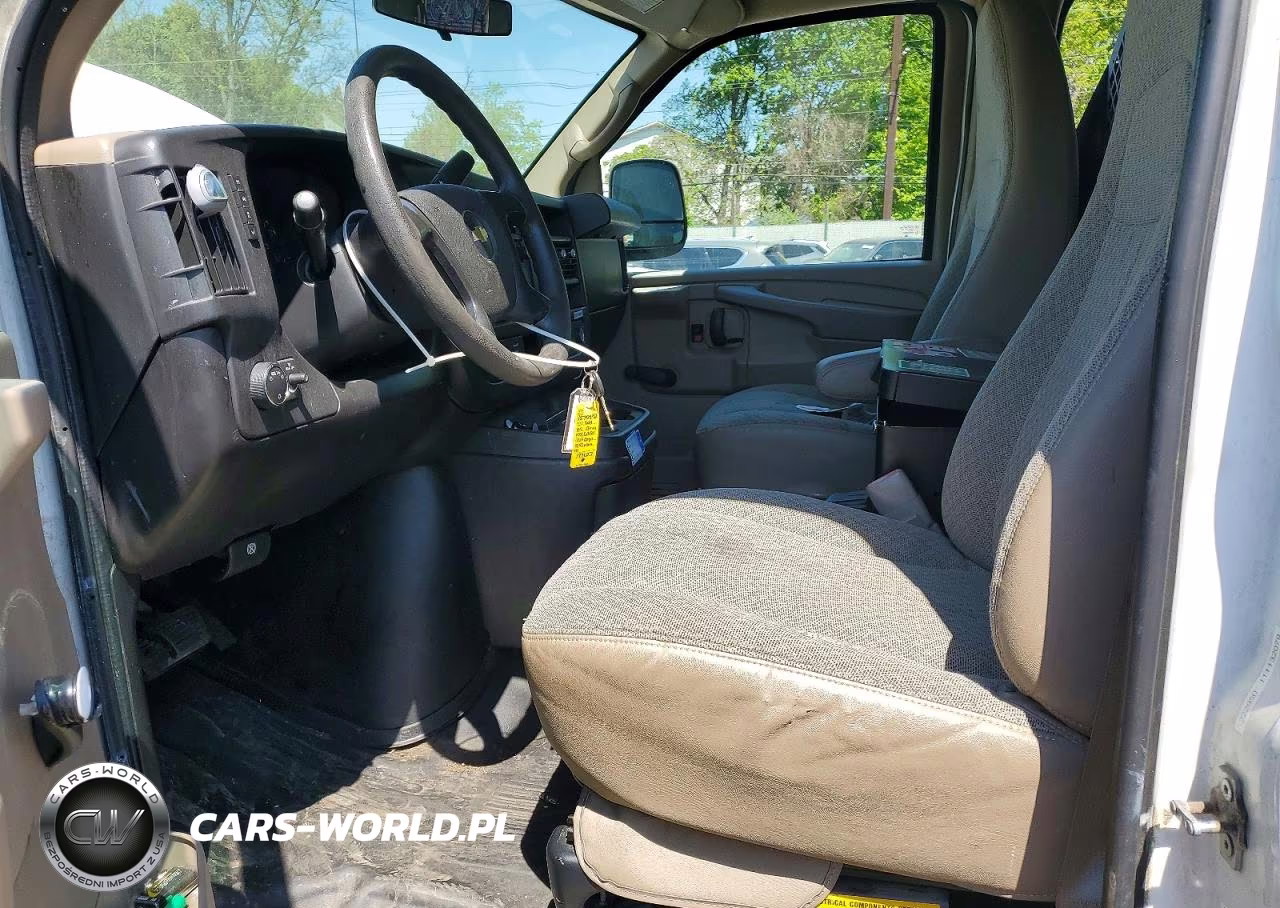 2011 Chevrolet Express G2500 VIN:1GCWGFCA9B1177107 - 7