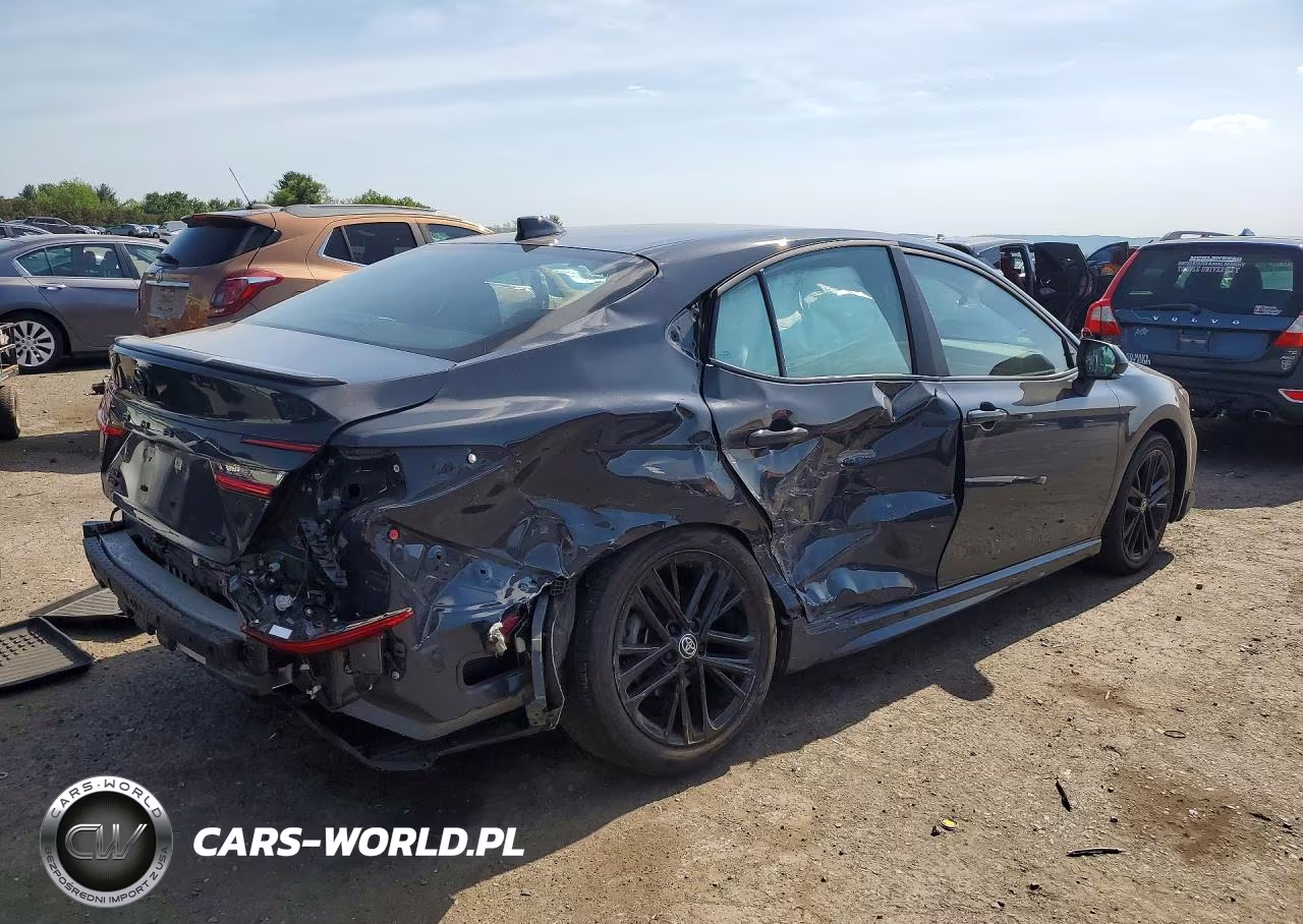 2025 Toyota Camry Se VIN:4T1DBADKXSU505399 - 3