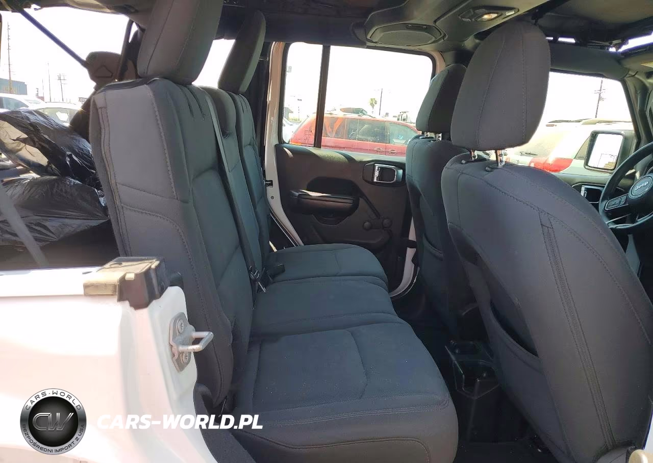 2018 Jeep Wrangler Unlimited Sport VIN:1C4HJXDG8JW182044 - 11
