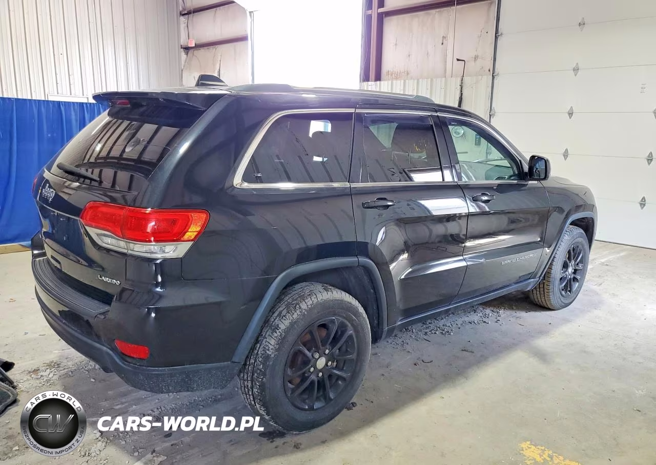 2015 Jeep Grand Cherokee Laredo VIN:1C4RJFAG1FC893175 - 3