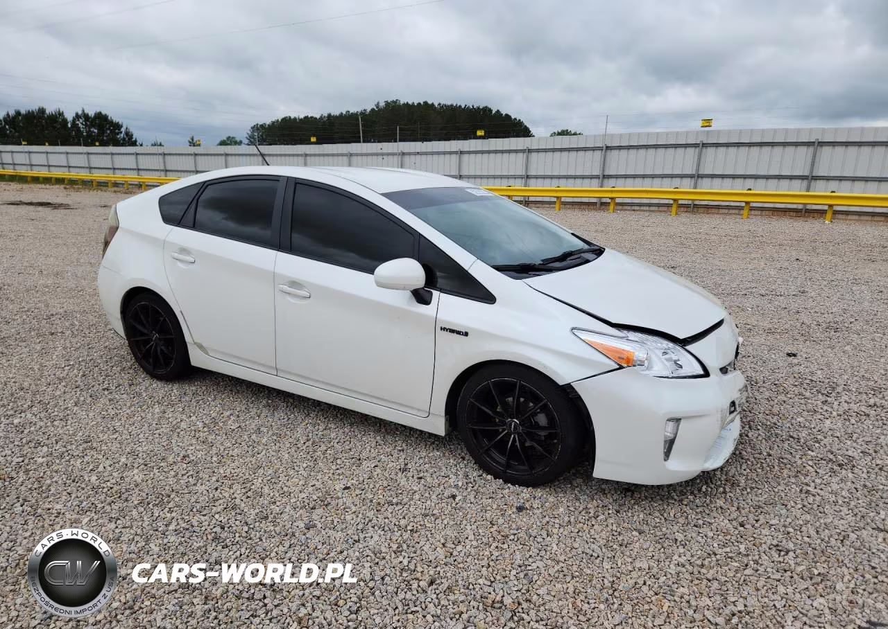 2013 Toyota Prius Four VIN:JTDKN3DU1D5547246 - 4