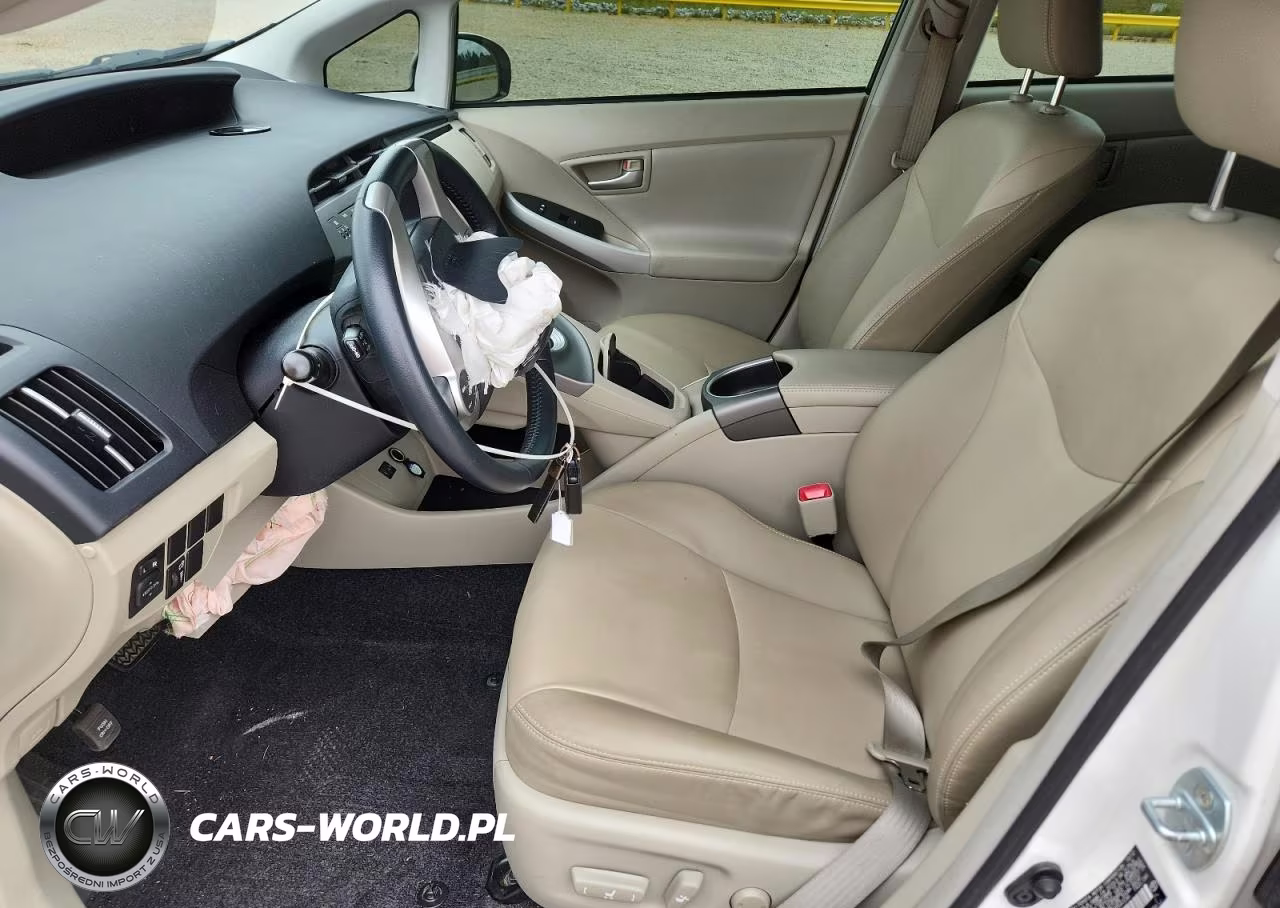 2013 Toyota Prius Four VIN:JTDKN3DU1D5547246 - 7