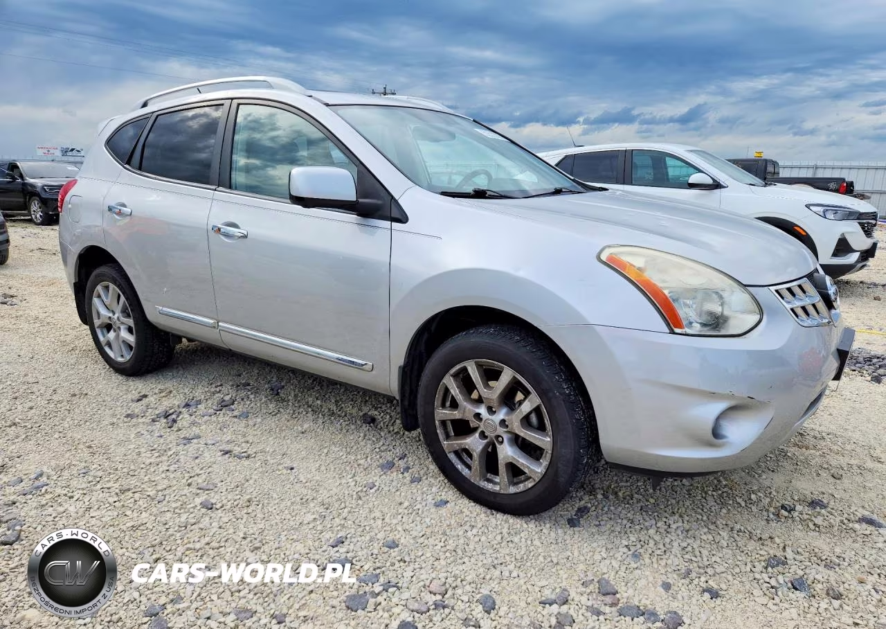 2013 Nissan Rogue S VIN:JN8AS5MT6DW528486 - 4