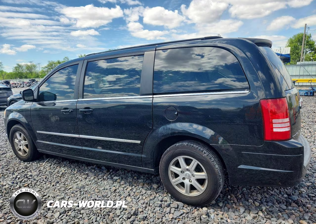 2010 Chrysler Town & Country Touring VIN:2A4RR5D17AR176106 - 2