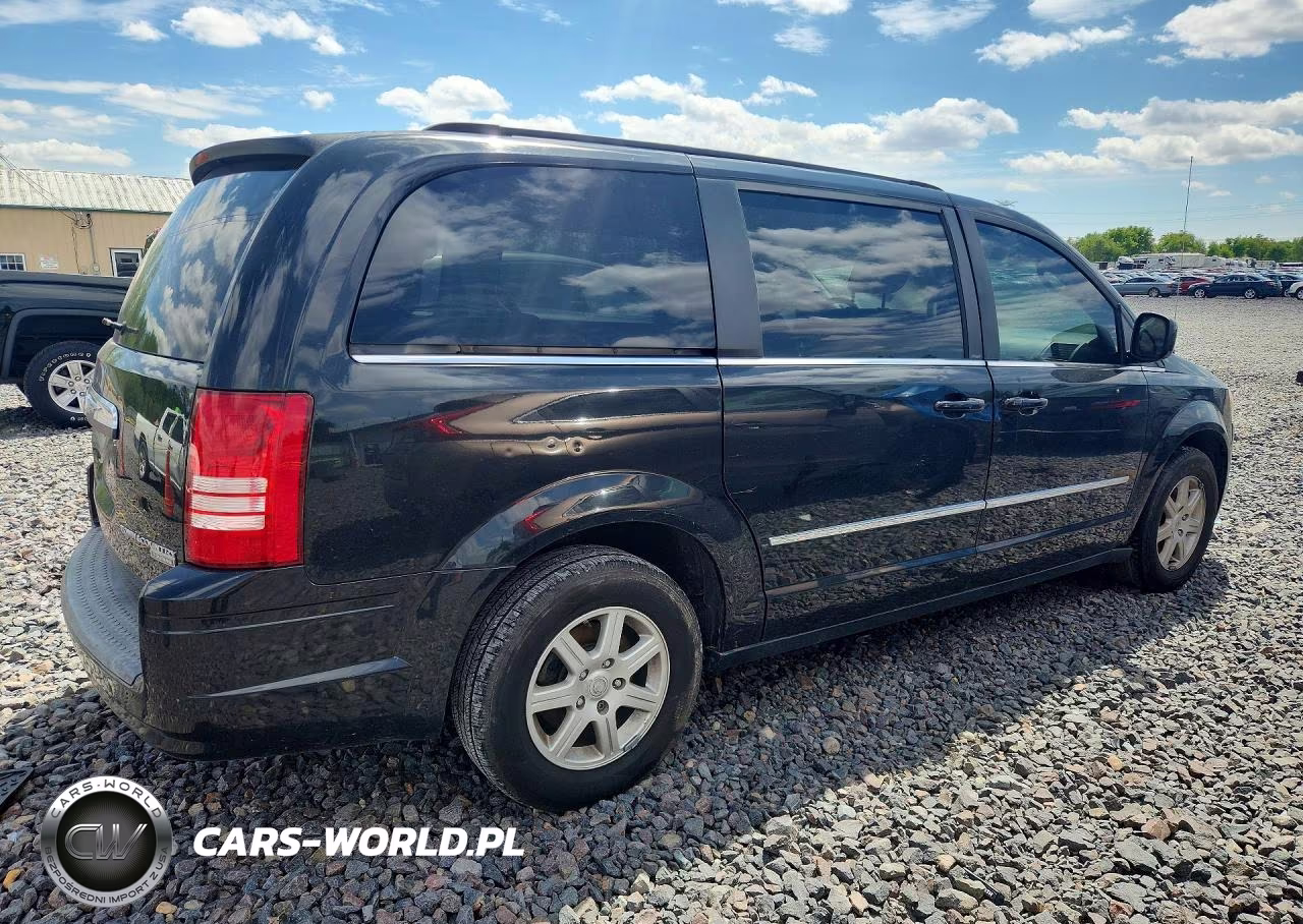 2010 Chrysler Town & Country Touring VIN:2A4RR5D17AR176106 - 3