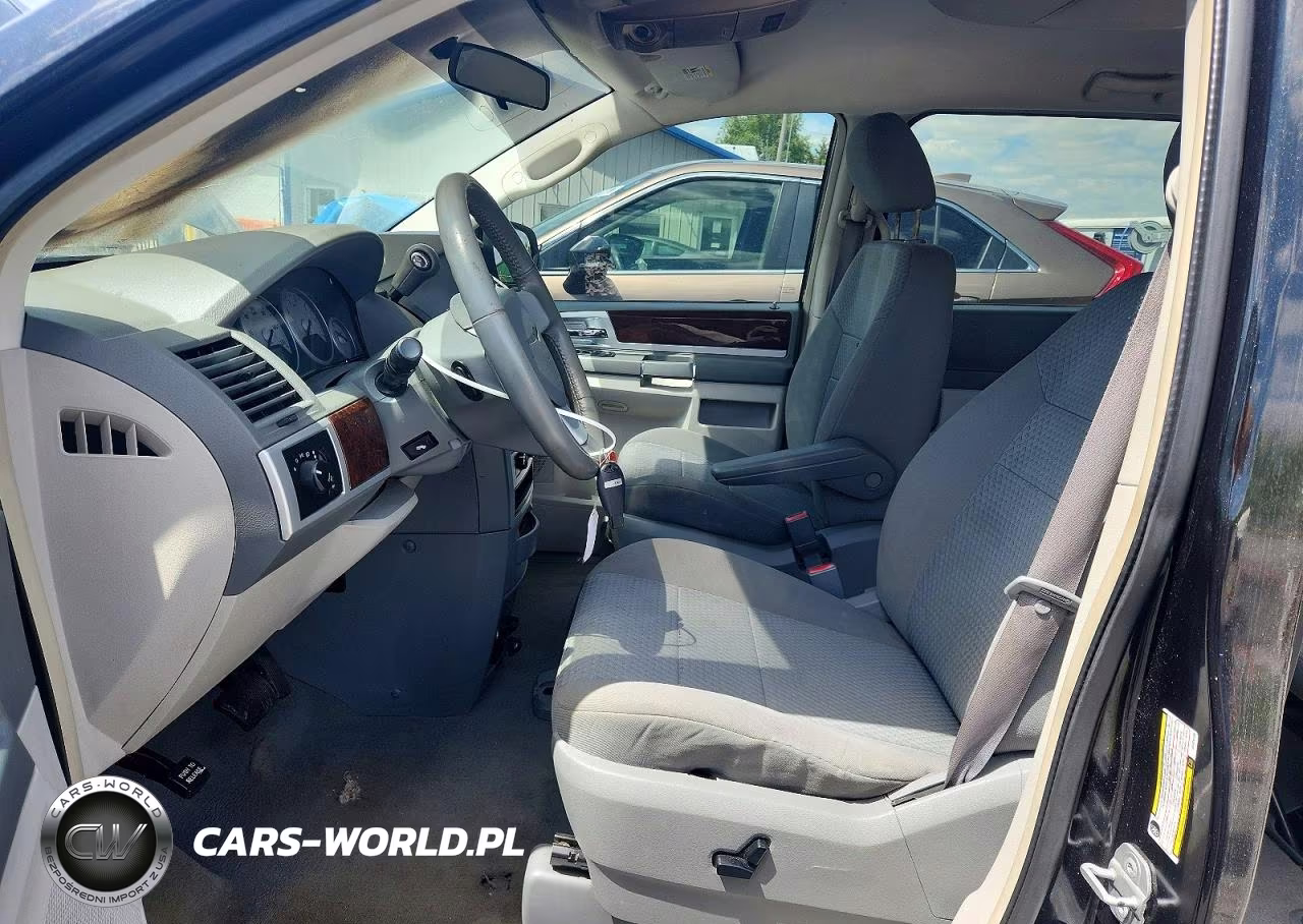 2010 Chrysler Town & Country Touring VIN:2A4RR5D17AR176106 - 7