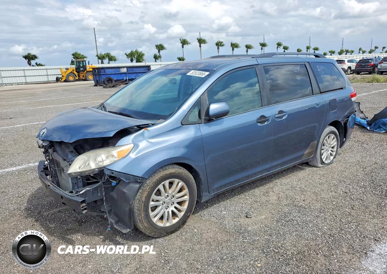 2014 Toyota Sienna Xle 8-Passenger
