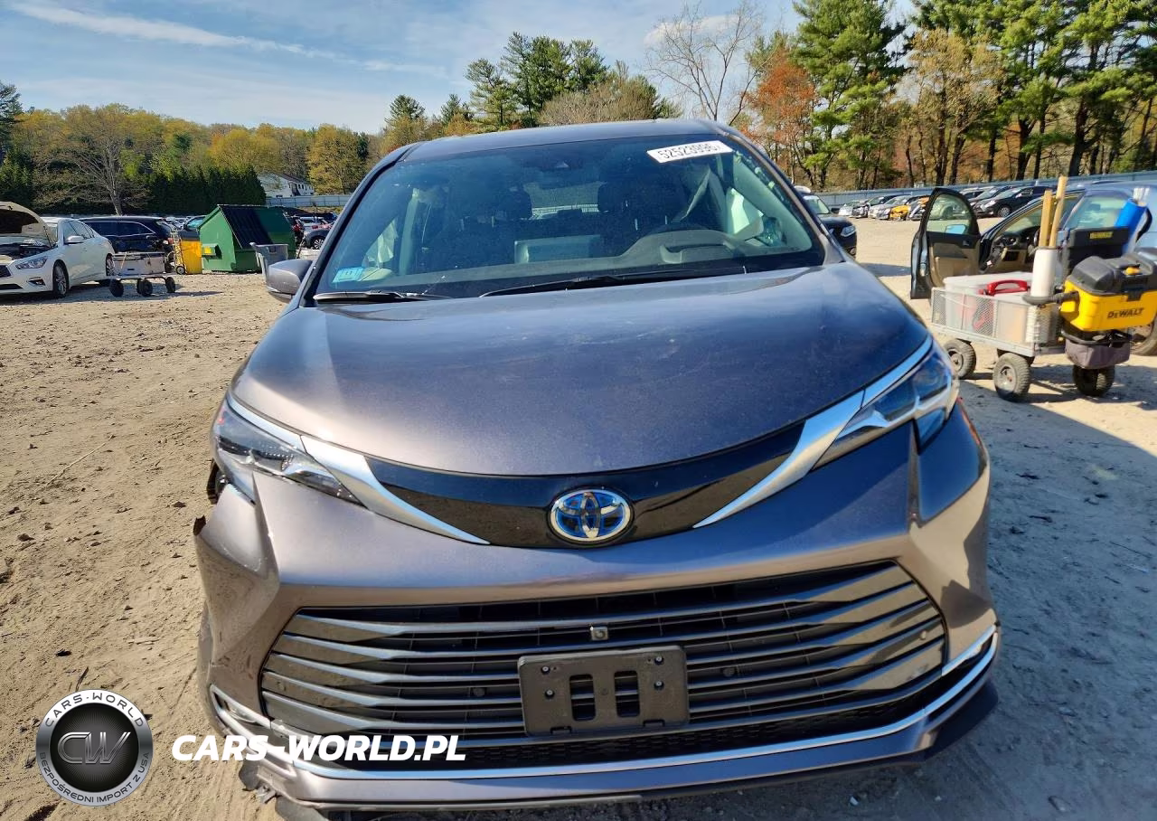 2024 Toyota Sienna Platinum 7-Passenger VIN:5TDESKFC2RS151087 - 5