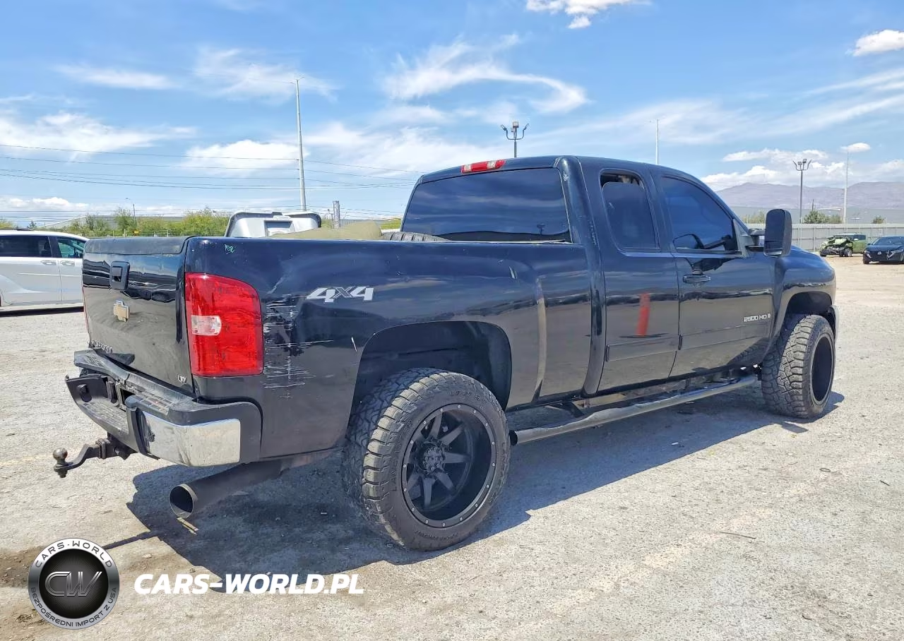 2008 Chevrolet Silverado K2500 Heavy Duty VIN:1GCHK29648E157027 - 3