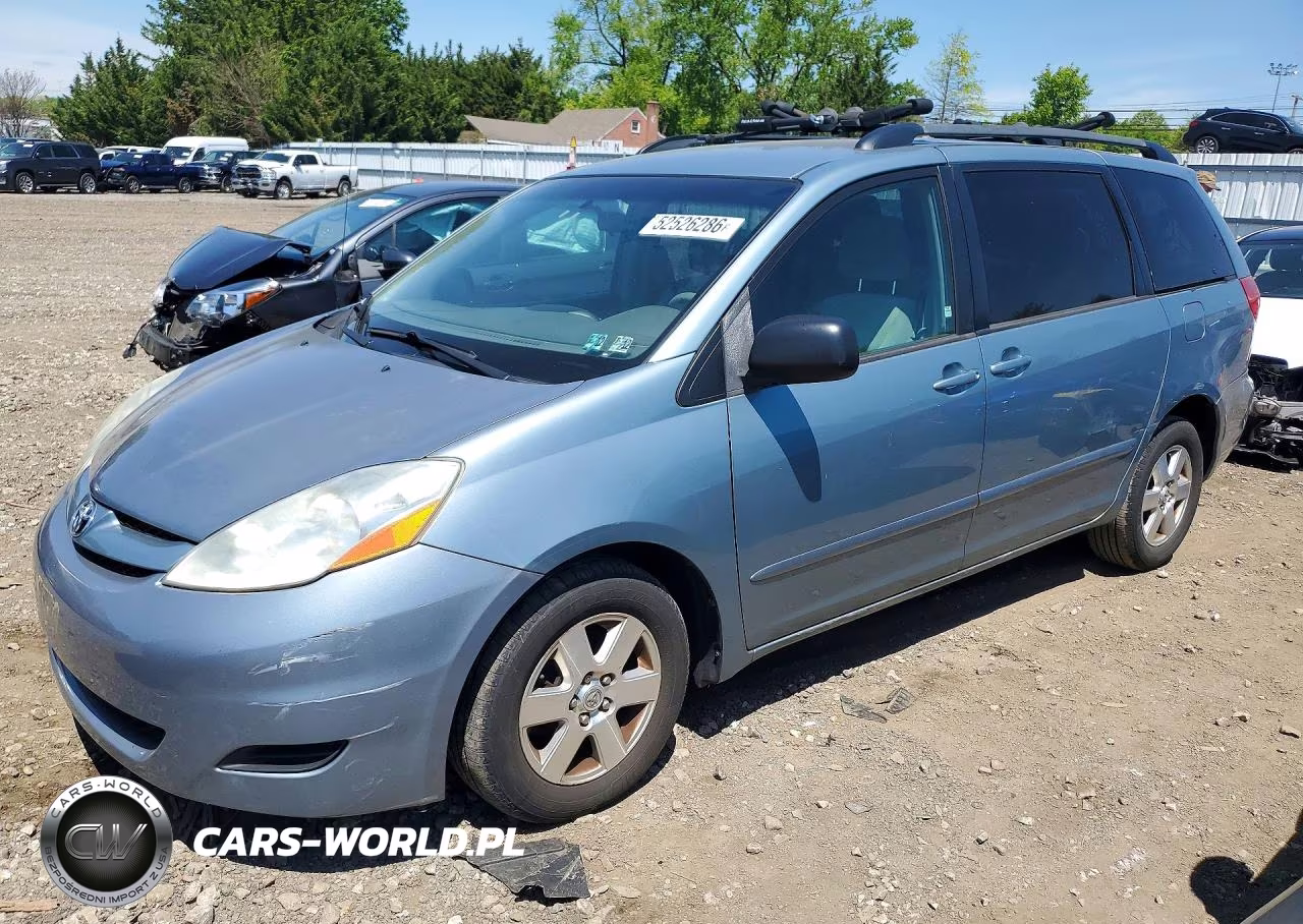 2009 Toyota Sienna Le 8-Passenger