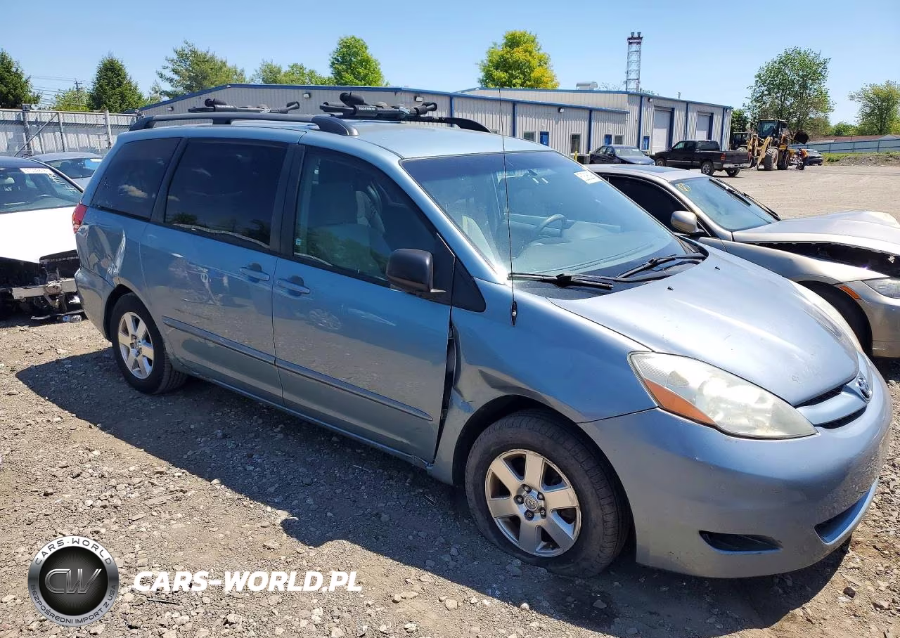 2009 Toyota Sienna Le 8-Passenger VIN:5TDZK23C79S270095 - 4