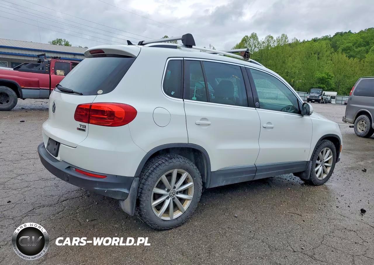 2017 Volkswagen Tiguan Wolfsburg VIN:WVGSV7AXXHK020198 - 3