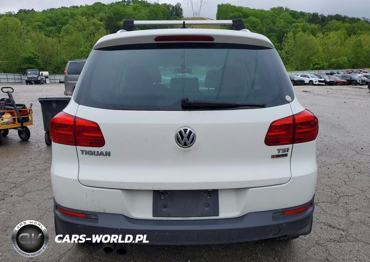 2017 Volkswagen Tiguan Wolfsburg VIN:WVGSV7AXXHK020198 - 6
