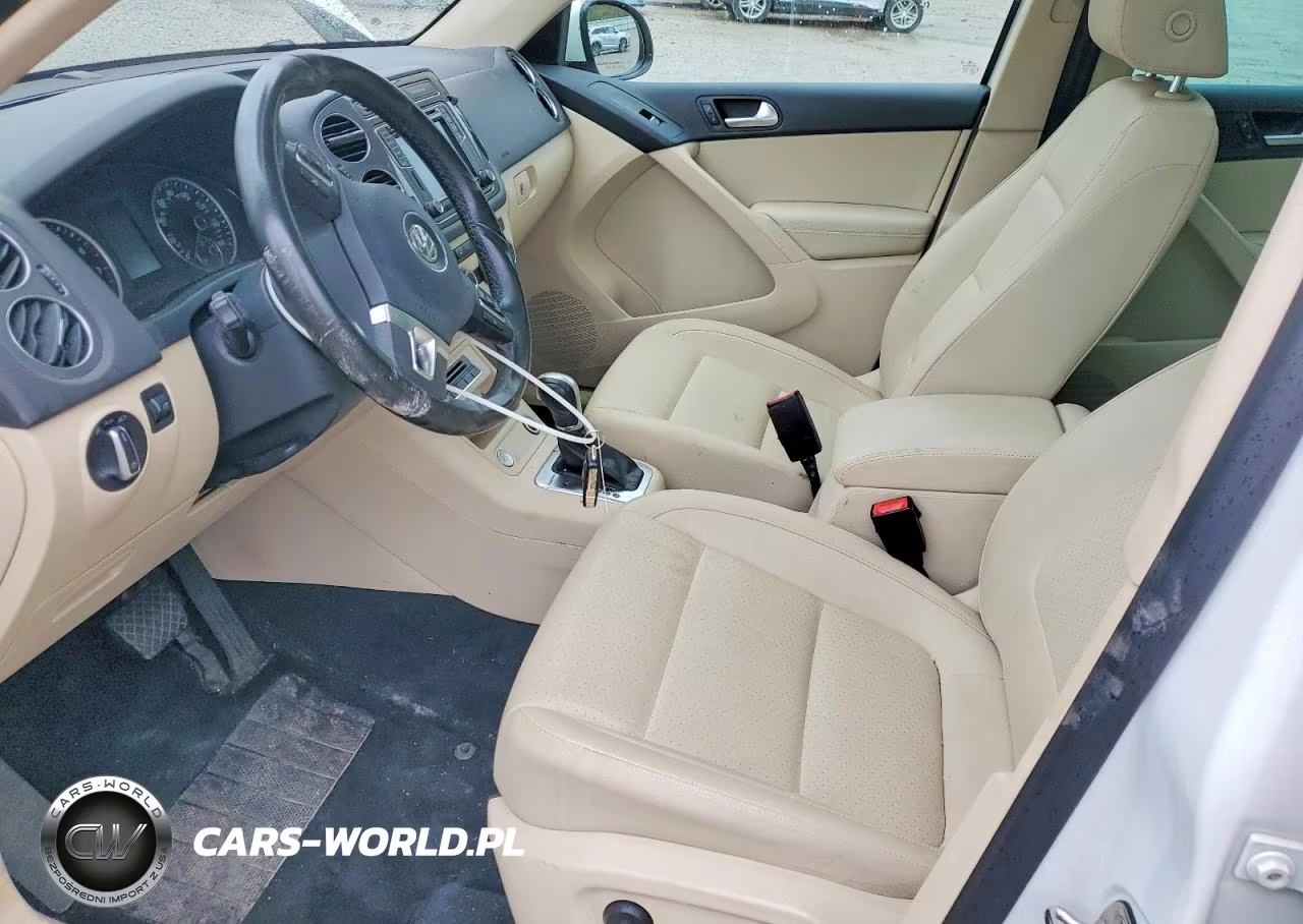 2017 Volkswagen Tiguan Wolfsburg VIN:WVGSV7AXXHK020198 - 7