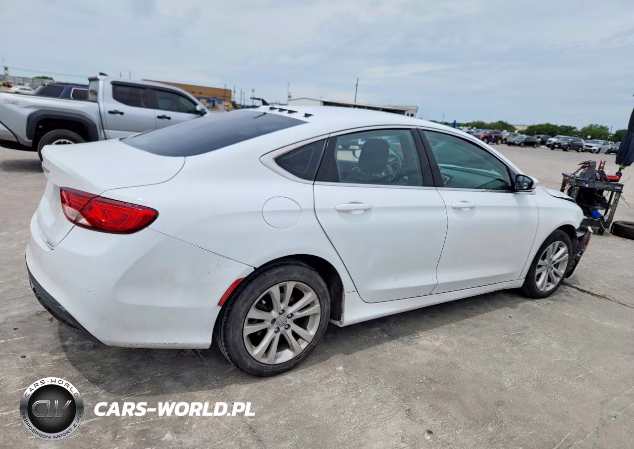 2015 Chrysler 200 Limited VIN:1C3CCCAB4FN720696 - 3