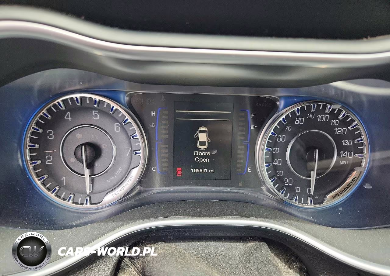 2015 Chrysler 200 Limited VIN:1C3CCCAB4FN720696 - 9