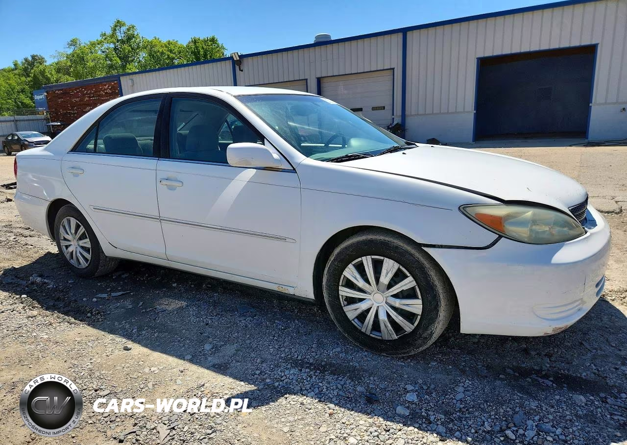 2002 Toyota Camry Xle VIN:4T1BE32K02U036353 - 4