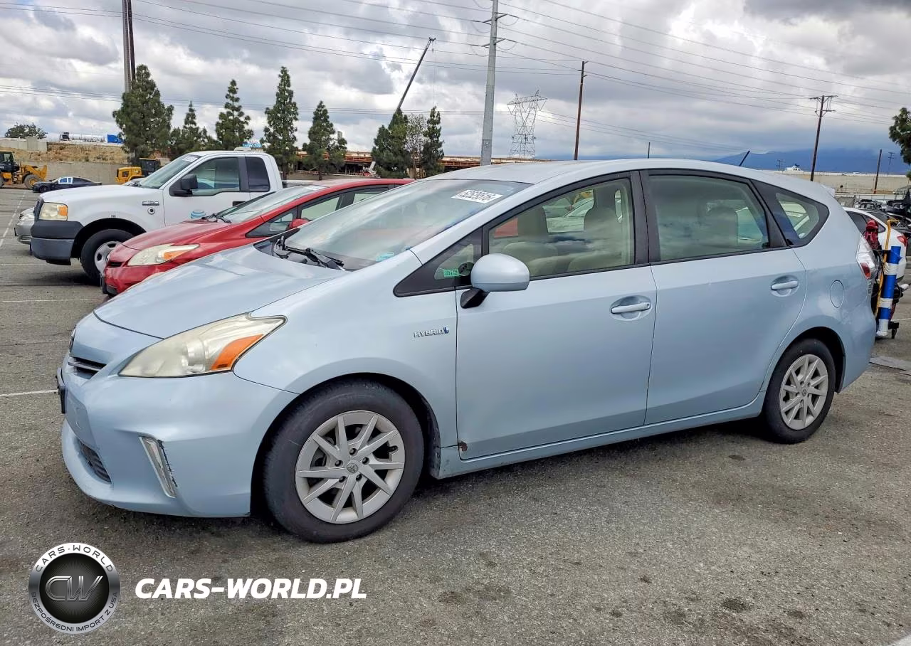 2013 Toyota Prius V Three