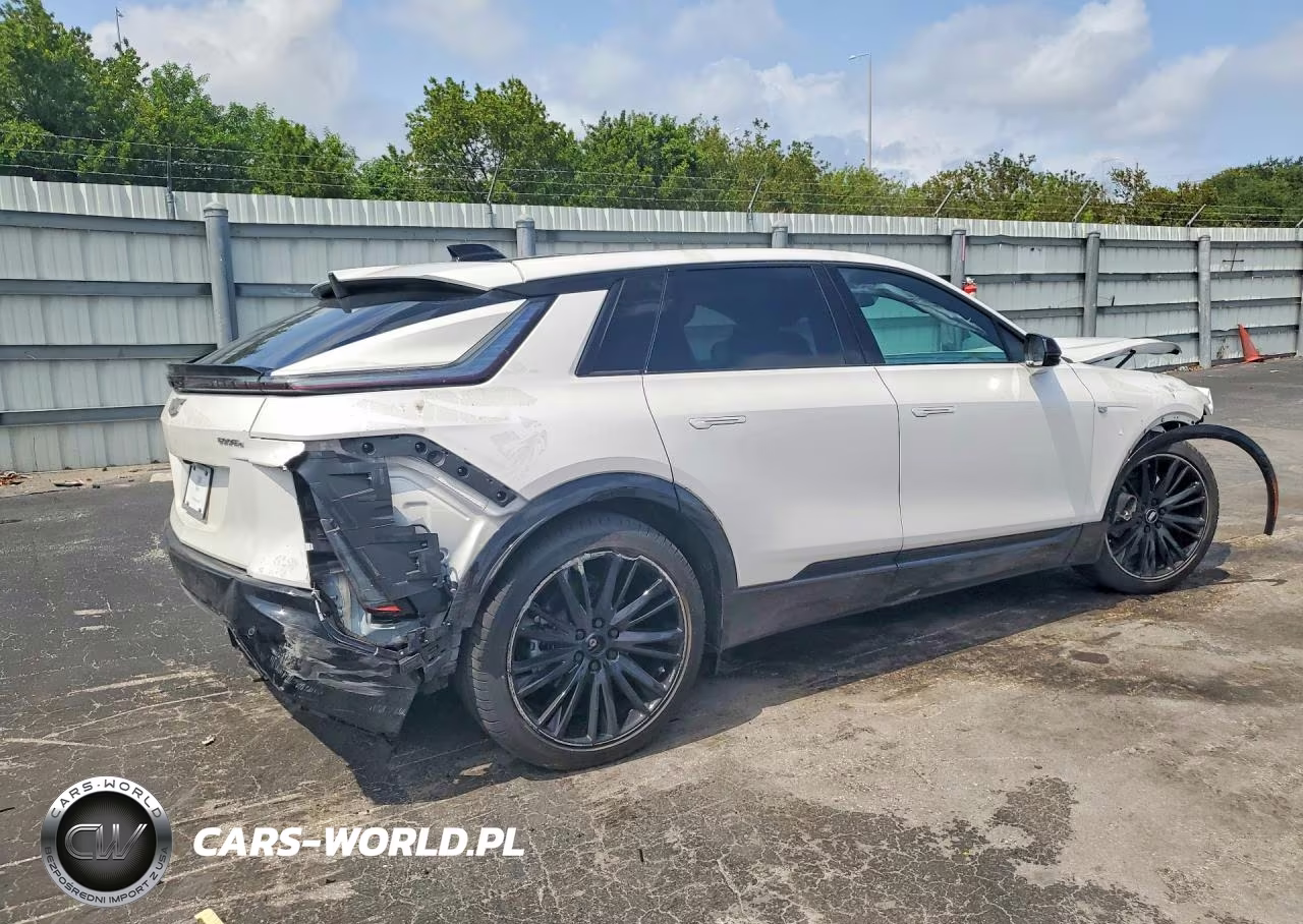 2025 Cadillac Lyriq Sport VIN:1GYKPYRL1SZ309114 - 3
