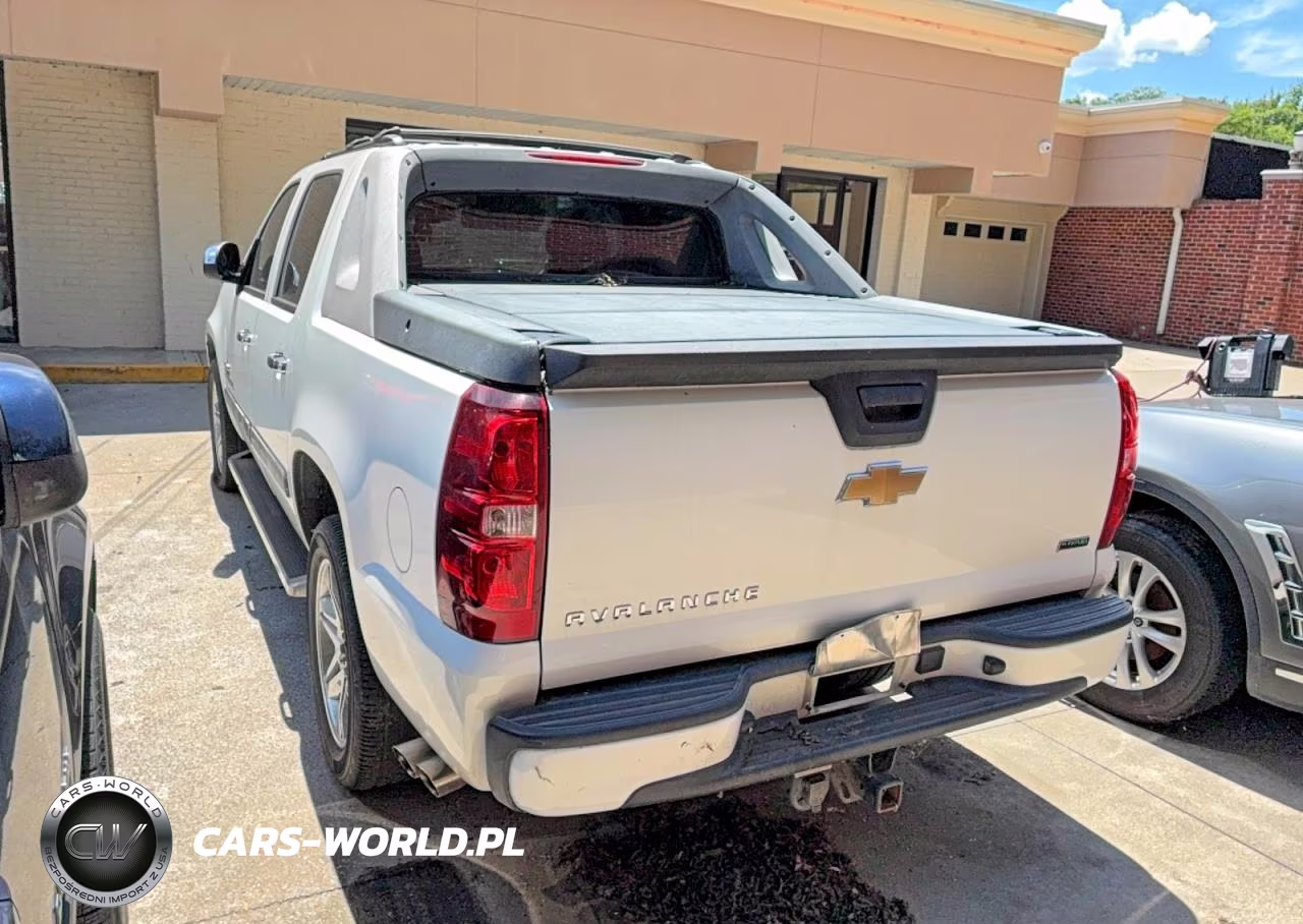 2011 Chevrolet Avalanche Ls VIN:3GNMCEE03BG393898 - 3