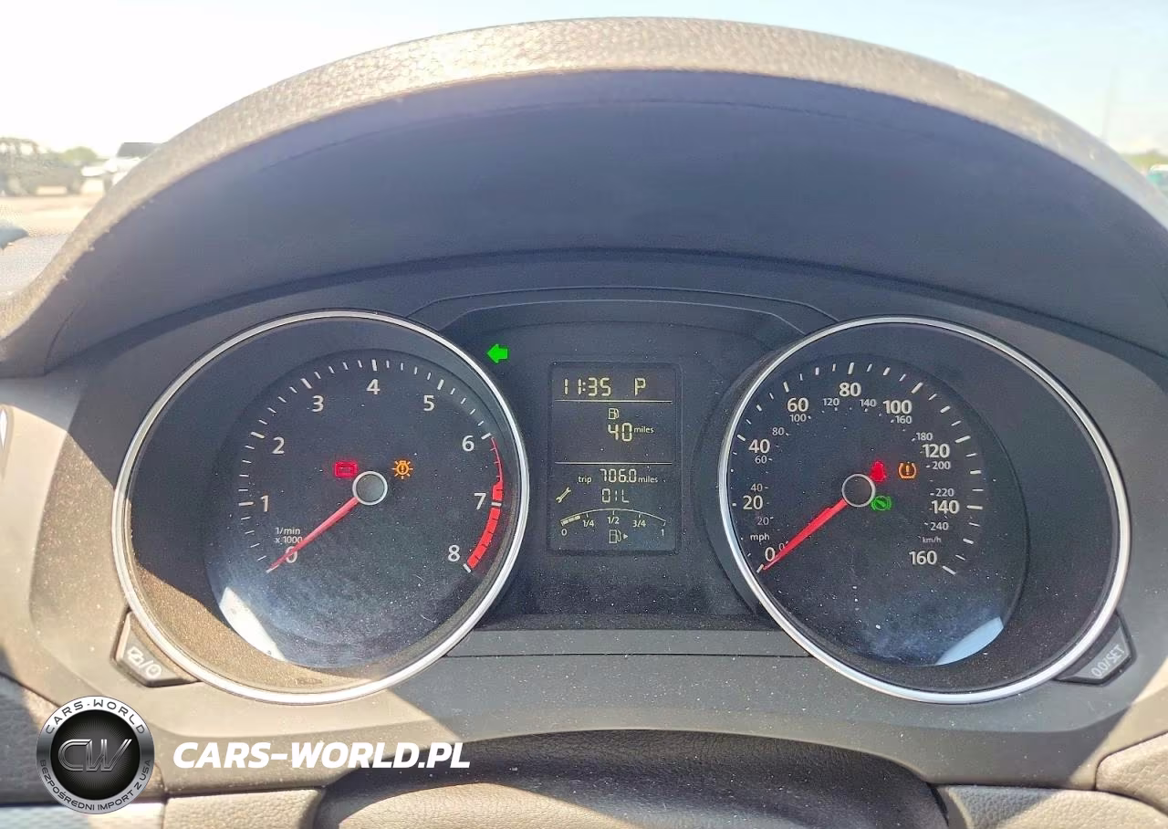2018 Volkswagen Jetta S VIN:3VW2B7AJ4JM218618 - 9