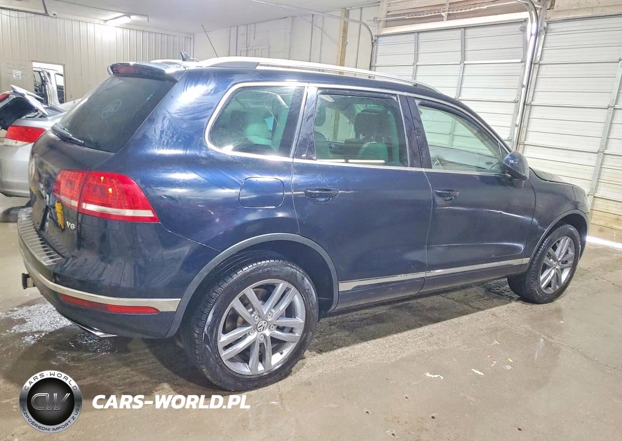 2015 Volkswagen Touareg V6 VIN:WVGEF9BP4FD002222 - 3