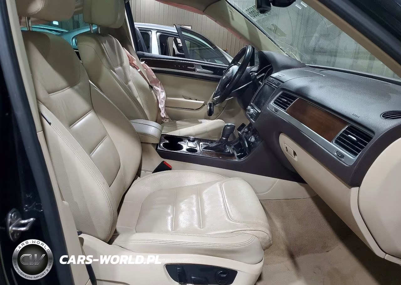 2015 Volkswagen Touareg V6 VIN:WVGEF9BP4FD002222 - 7
