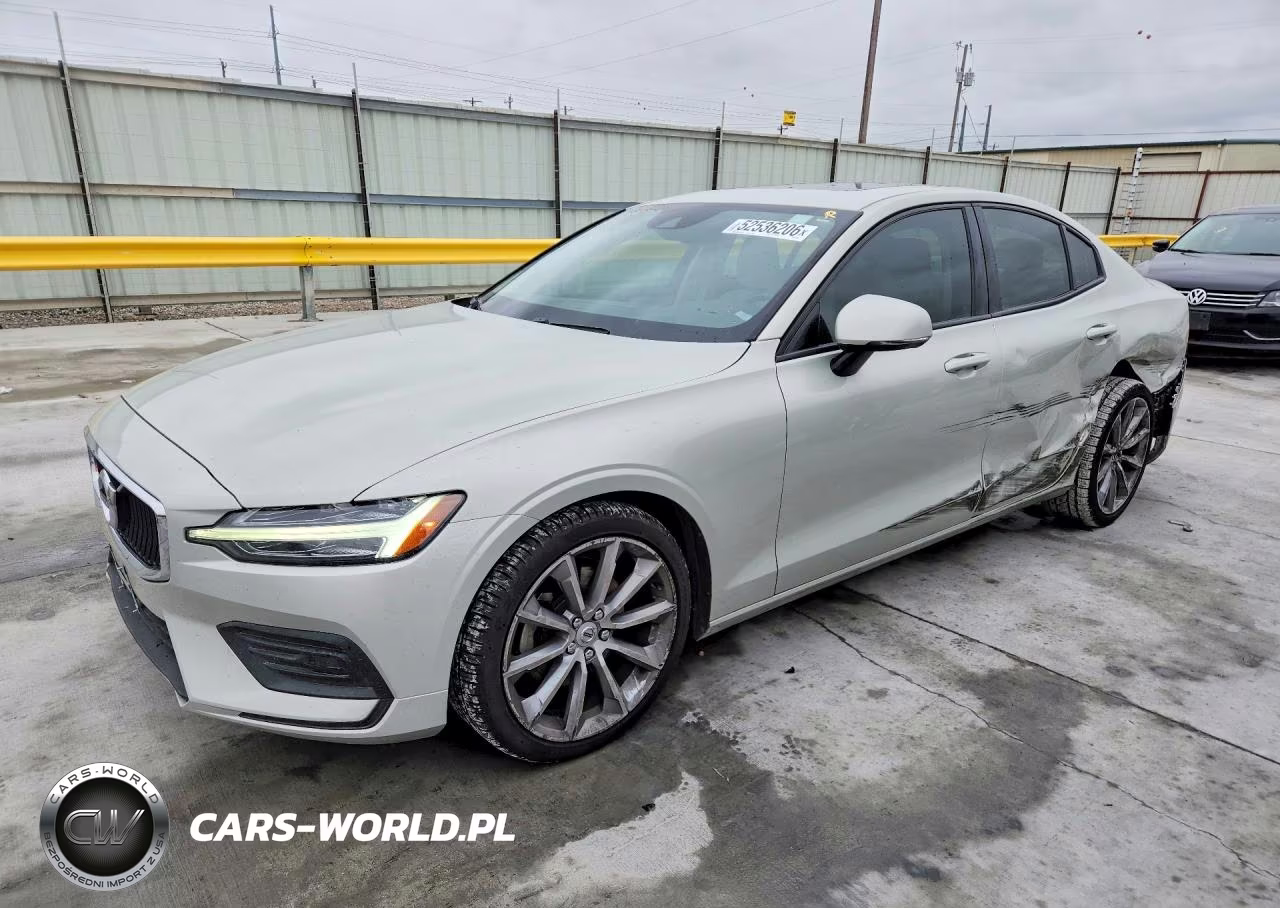 2020 Volvo S60 T5 Momentum