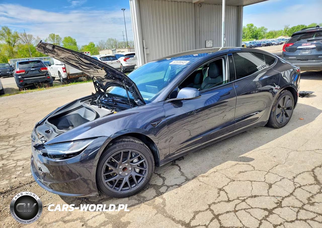 2025 Tesla Model 3 – zdjęcie 1 z 13