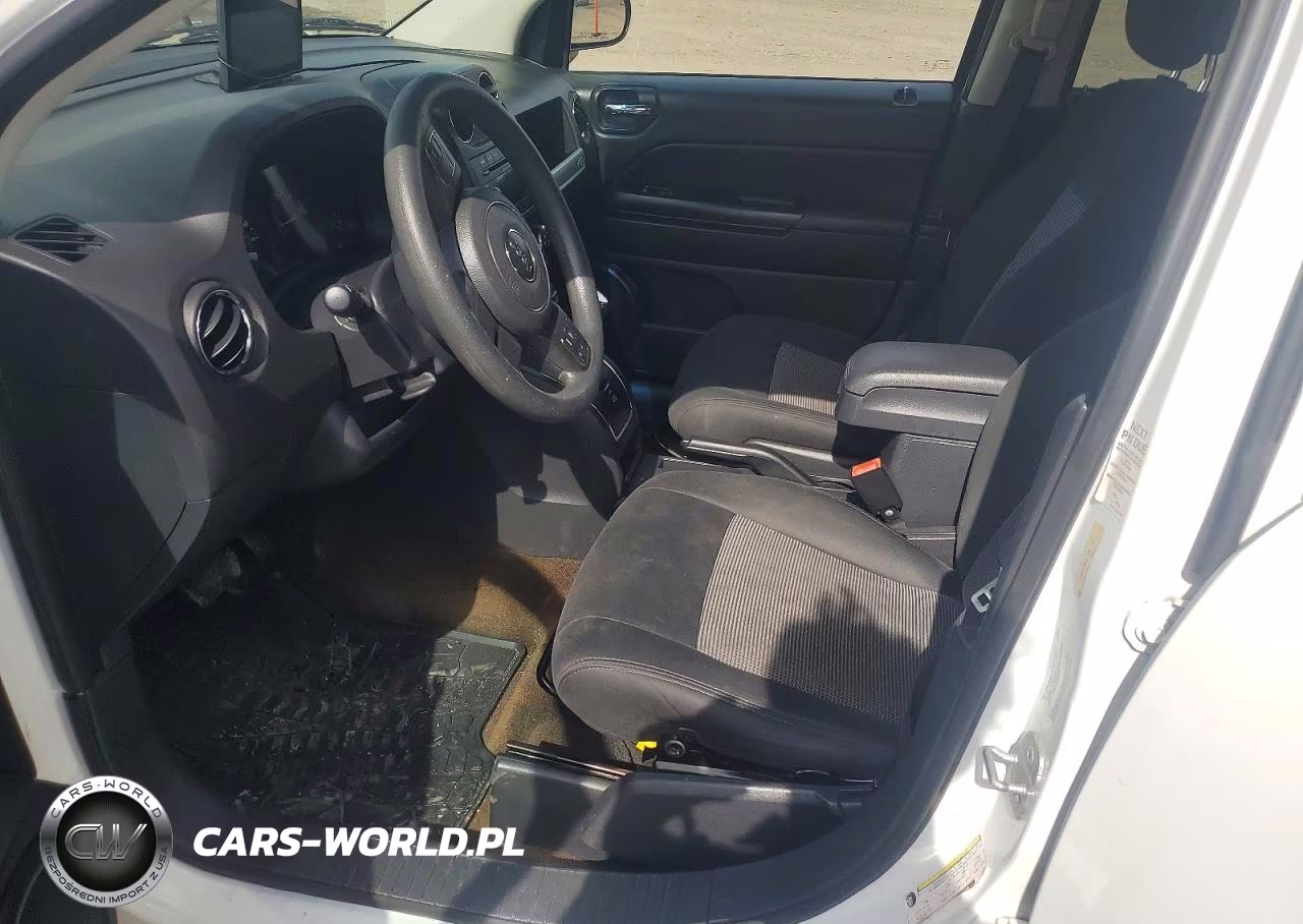 2014 Jeep Compass Sport VIN:1C4NJCBAXED881798 - 7
