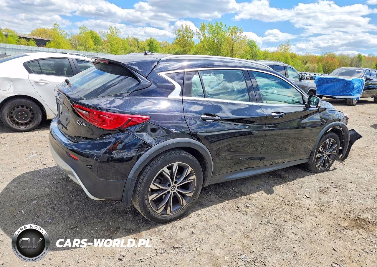 2018 Infiniti Qx30 Premium VIN:SJKCH5CR0JA049933 - 3