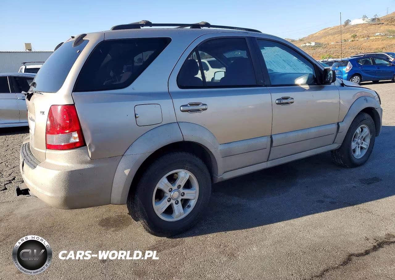 2005 Kia Sorento Lx VIN:KNDJD733755365017 - 3