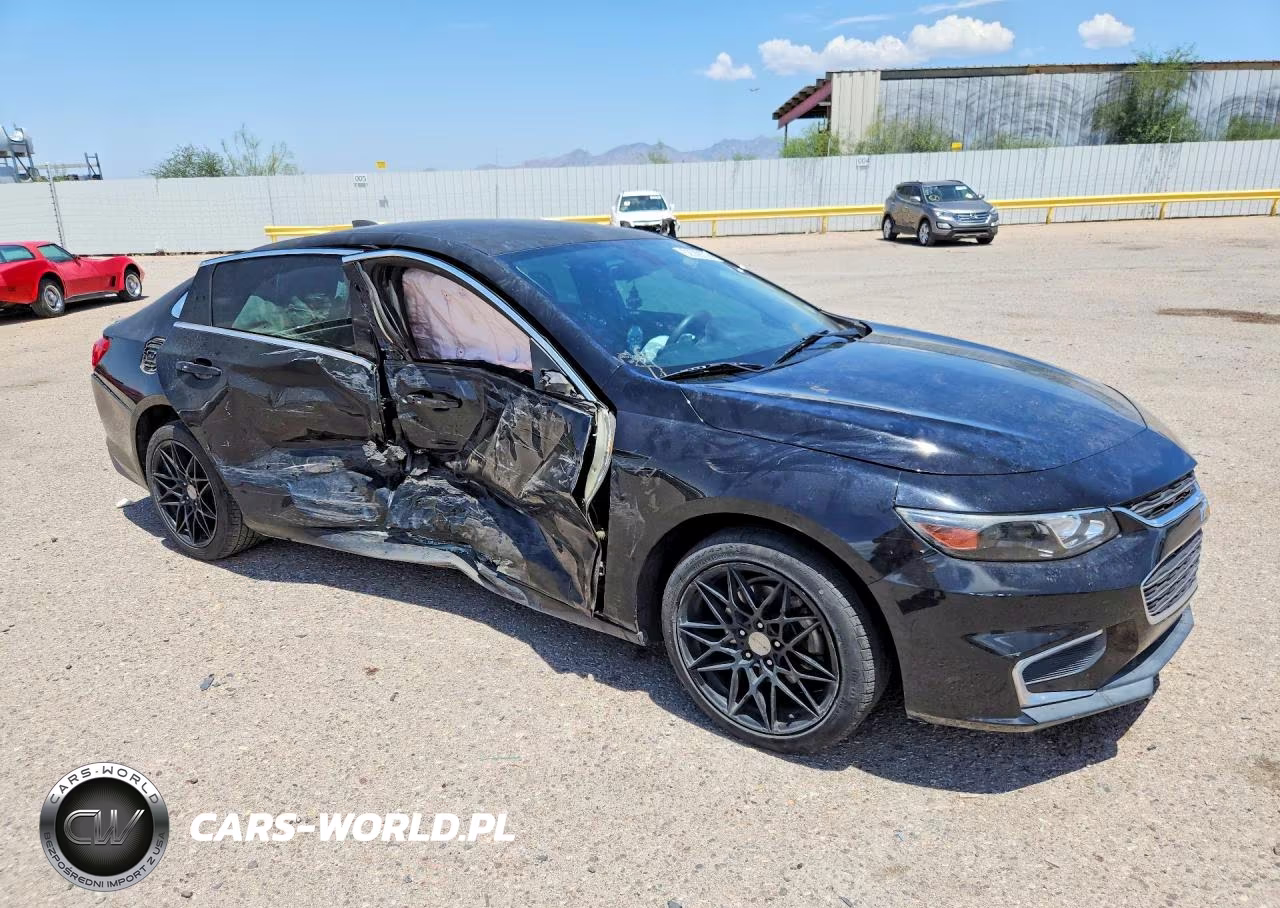 2017 Chevrolet Malibu VIN:1G1ZB5ST9HF260744 - 4