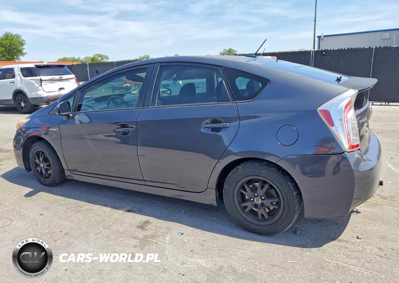2013 Toyota Prius Four VIN:JTDKN3DU3D5586405 - 2